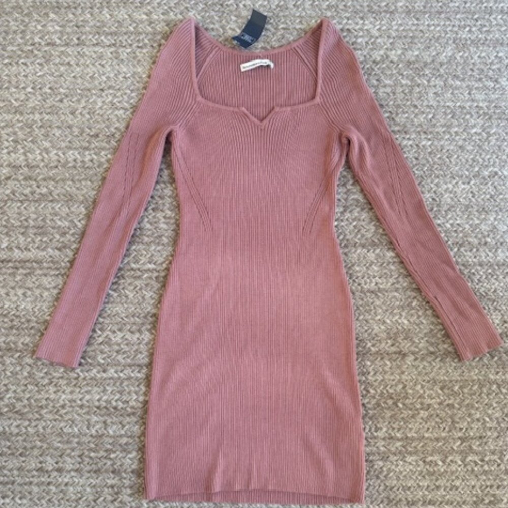 NWT Abercrombie & Fitch Ribbed Mauve Knit Dress - Small